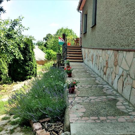 Panorama Apartman Мор Екстер'єр фото
